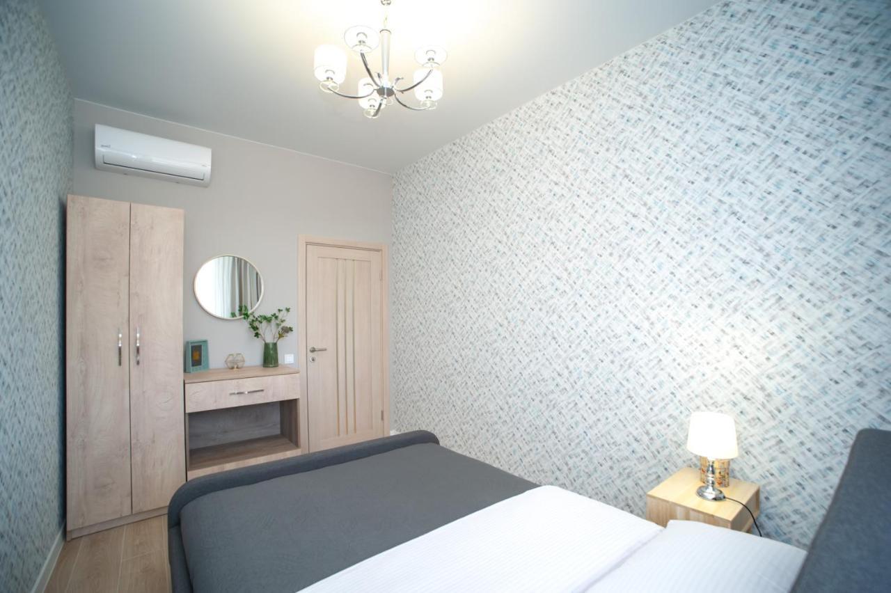 3 Bedroom, 2 Bathroom Apartment Near Forum リヴィウ エクステリア 写真