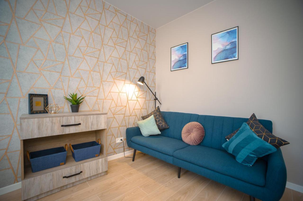 3 Bedroom, 2 Bathroom Apartment Near Forum リヴィウ エクステリア 写真