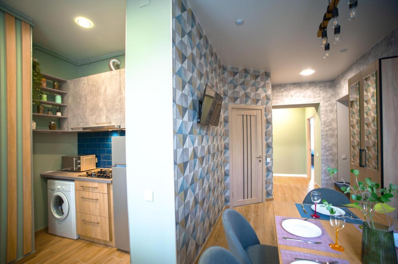 3 Bedroom, 2 Bathroom Apartment Near Forum リヴィウ エクステリア 写真