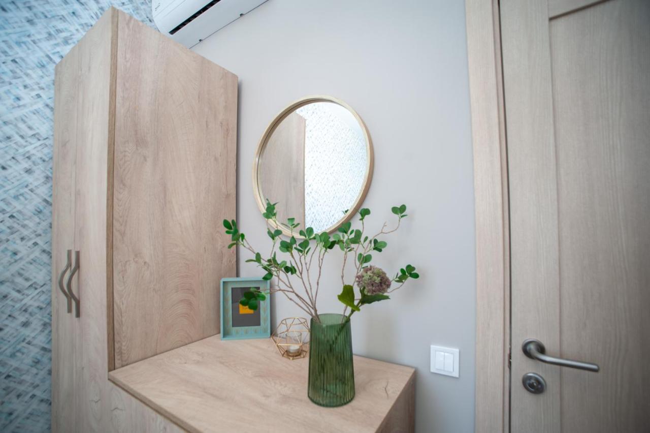 3 Bedroom, 2 Bathroom Apartment Near Forum リヴィウ エクステリア 写真
