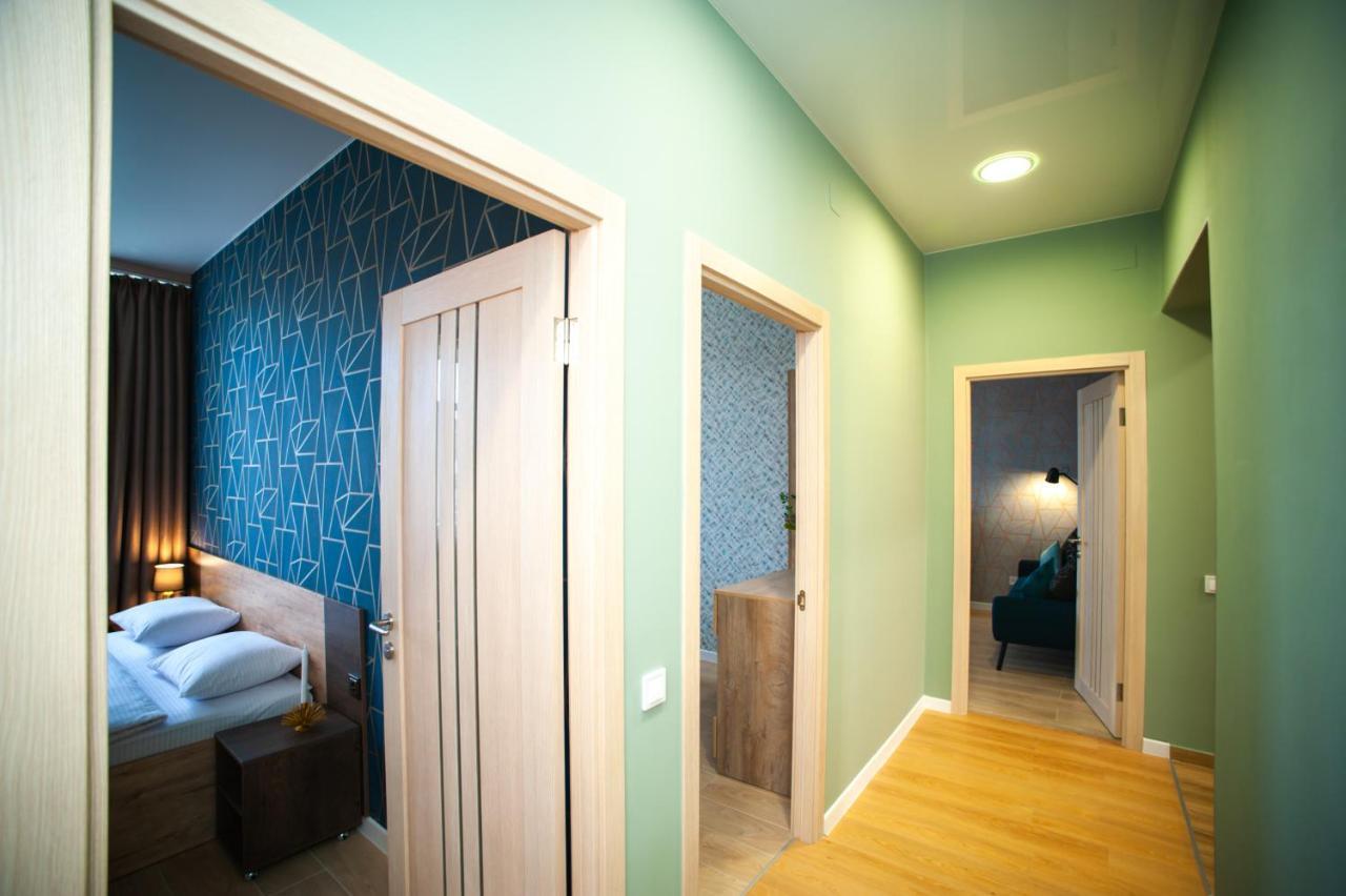 3 Bedroom, 2 Bathroom Apartment Near Forum リヴィウ エクステリア 写真