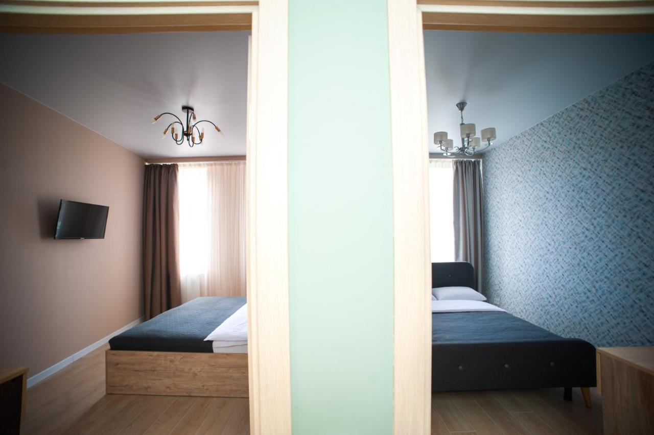 3 Bedroom, 2 Bathroom Apartment Near Forum リヴィウ エクステリア 写真