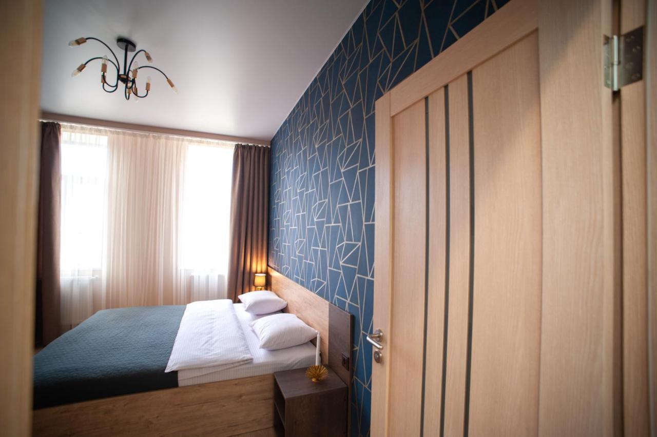 3 Bedroom, 2 Bathroom Apartment Near Forum リヴィウ エクステリア 写真